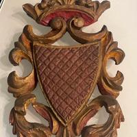 Fregio in legno scolpito e intagliato