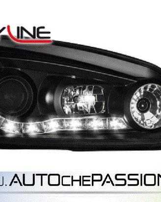 Coppia fanali anteriori DAYLINE neri per VW GOLF 5