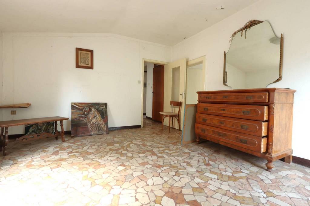 Villa di 195 m² con più di 5 locali e box auto dop