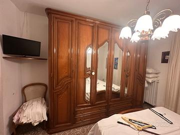 Armadio in stile a 6 ante