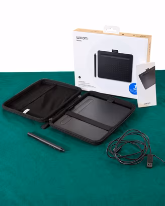 Wacom Intuos Tavoletta Grafica con custodia