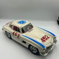 MODELLINO IN SCALA 1:18 MERCEDES BURAGO