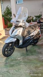 Beverly 300S.    2024