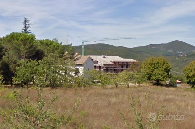 Terreni agricoli con fabbricato in corso di costru