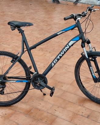 Bicicletta MTB B'Twin Rockrider in alluminio