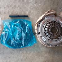 Kit frizione 1.5 DCI 8200 527 569