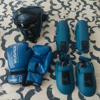 protezioni kick boxing - casco, guantoni, parastin