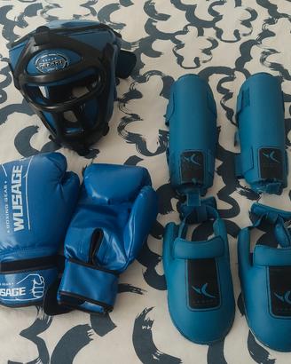 protezioni kick boxing - casco, guantoni, parastin