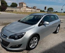 OPEL Astra - 2014 station wagon