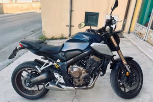HONDA CB650R CB 650R CBR 650 2019 PERMUTA FINANZIA