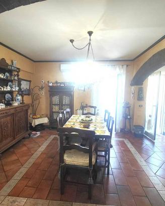 Appartamento di 130 m² con 4 locali e box auto a C