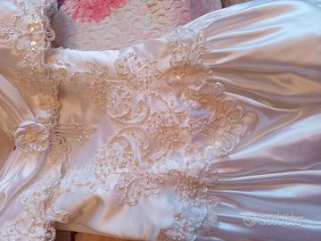 abito da sposa  con rose