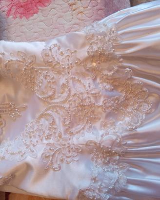 abito da sposa  con rose