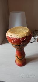 djembe etnico in terracotta e pelle