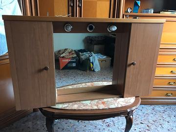 Mobile bagno con specchio