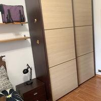 GUARDAROBA ANTE SCORREVOLI 180X60X246 +COMODINO