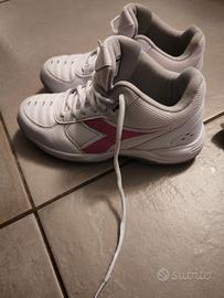 scarpe n. 38  nuove pallavolo + ginocchiere e pols