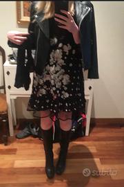 Abito nero Hanita Milano pizzo e fantasia floreale