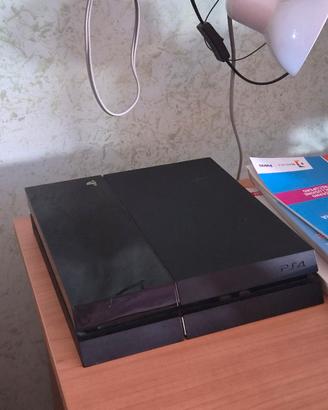 ps4 + joystick + 2 giochi