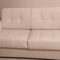 divano letto in ecopelle bianca