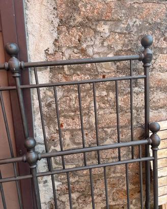 Letto matrimoniale in ferro battuto