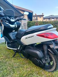 scooter x-max 250