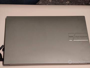 ASUS VIVOBOOK  2 mesi di vita