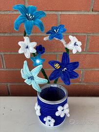 Portaoggetti fatto a mano con fiori e luce LED