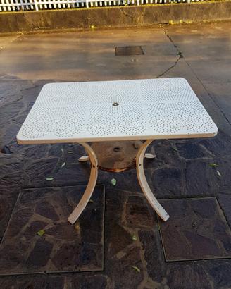 Tavolino da giardino