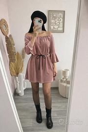 Vestito in velluto rosa cipria