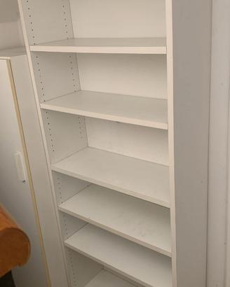 libreria o mobile multiuso con ripiani