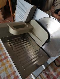 Affettatrice elettrica piccola per uso quotidiano