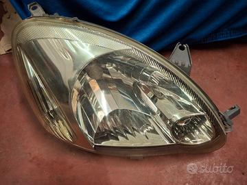 fanale toyota yaris 03 05