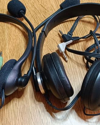 2 cuffie per computer con microfono 1 è Trust 