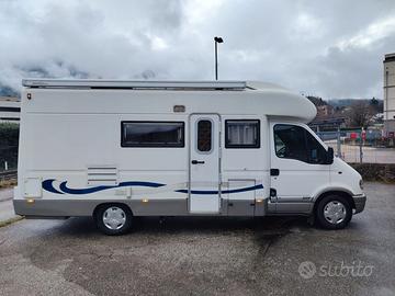 Camper MONOSCOCCA semintegrale van mansardato da