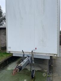 Rimorchio furgonato