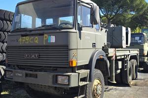 Iveco 330-35 6x6 con gru isoli 12 ton