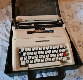 Macchina da scrivere Olivetti Lettera 35