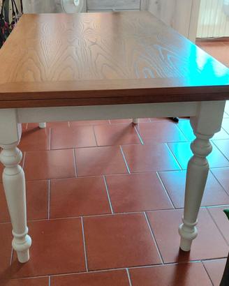 Tavolo shabby chic con piano rovere naturale
