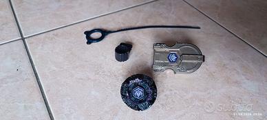 Beyblade trottola Hasbro Tomy 2010 viola/nero