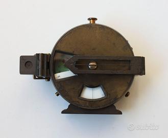Antico clinometro con bussola prismatica c.1916