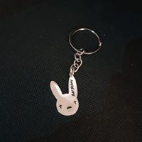 portachiavi Bad Bunny in metallo coniglietto