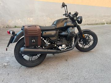 Moto guzzi v7 ||| stone 750