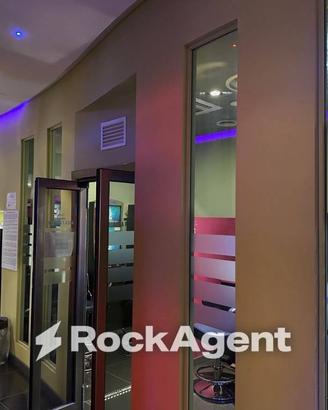Attività / Licenza di 160 m² con più di 5 locali a
