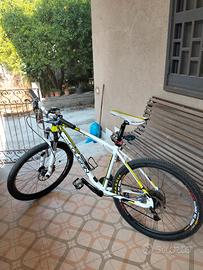 Lee Cougan 26 Mountain bike mtb