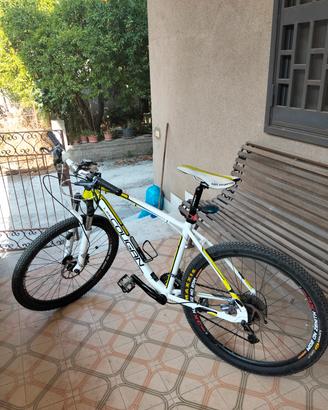 Lee Cougan 26 Mountain bike mtb