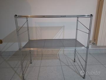 Tavolino porta tutto in metallo