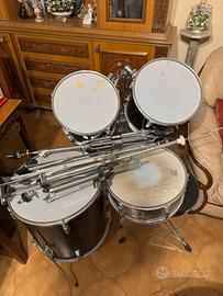 Batteria acustica completa di tutto