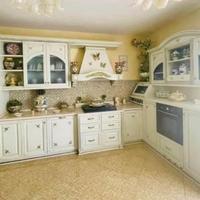 Pregiata cucina in ciliegio dipinta a m4,30 x 2,20