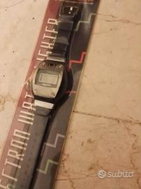 Orologio digitale e accendino da polso ,vintage